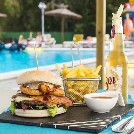 Els Llorers Aparthotel 4*
